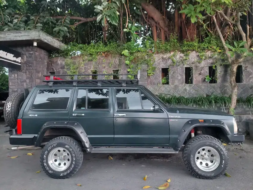 Cherokke 1996 diesel manual 4x4 cocok untuk off road atau berburu