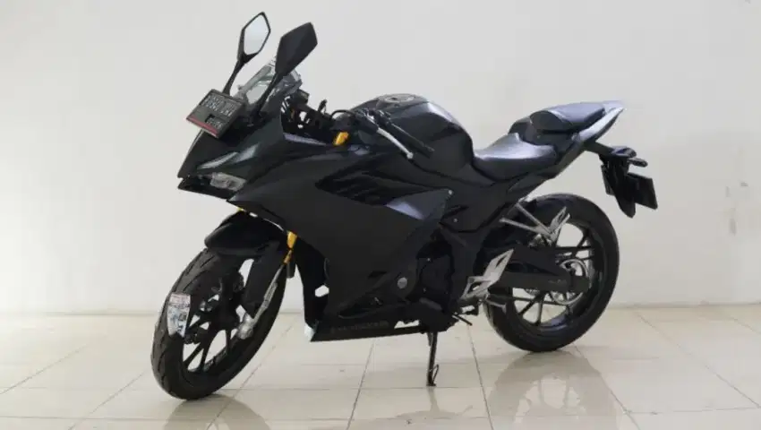 Honda New CBR 150R bergaransi mesin 5000km