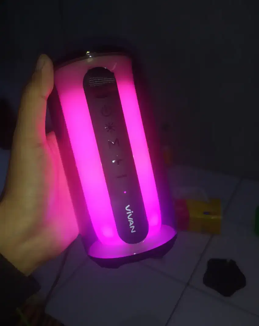 Speaker bluetooth ngebas Merk Vivan