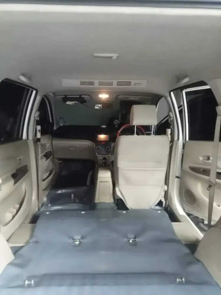 Jasa cuci jok dan interior mobil