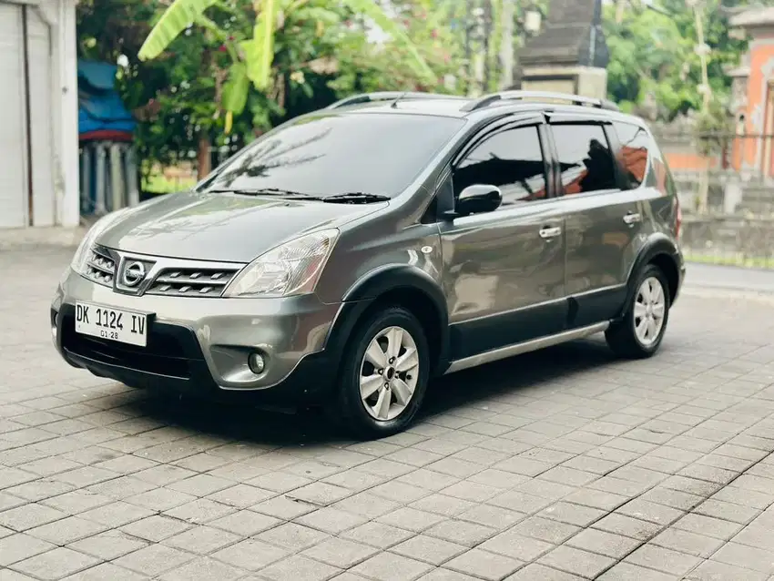 DI JUAL MOBIL MURAH NISSAN LIVINA X GEAR 2010