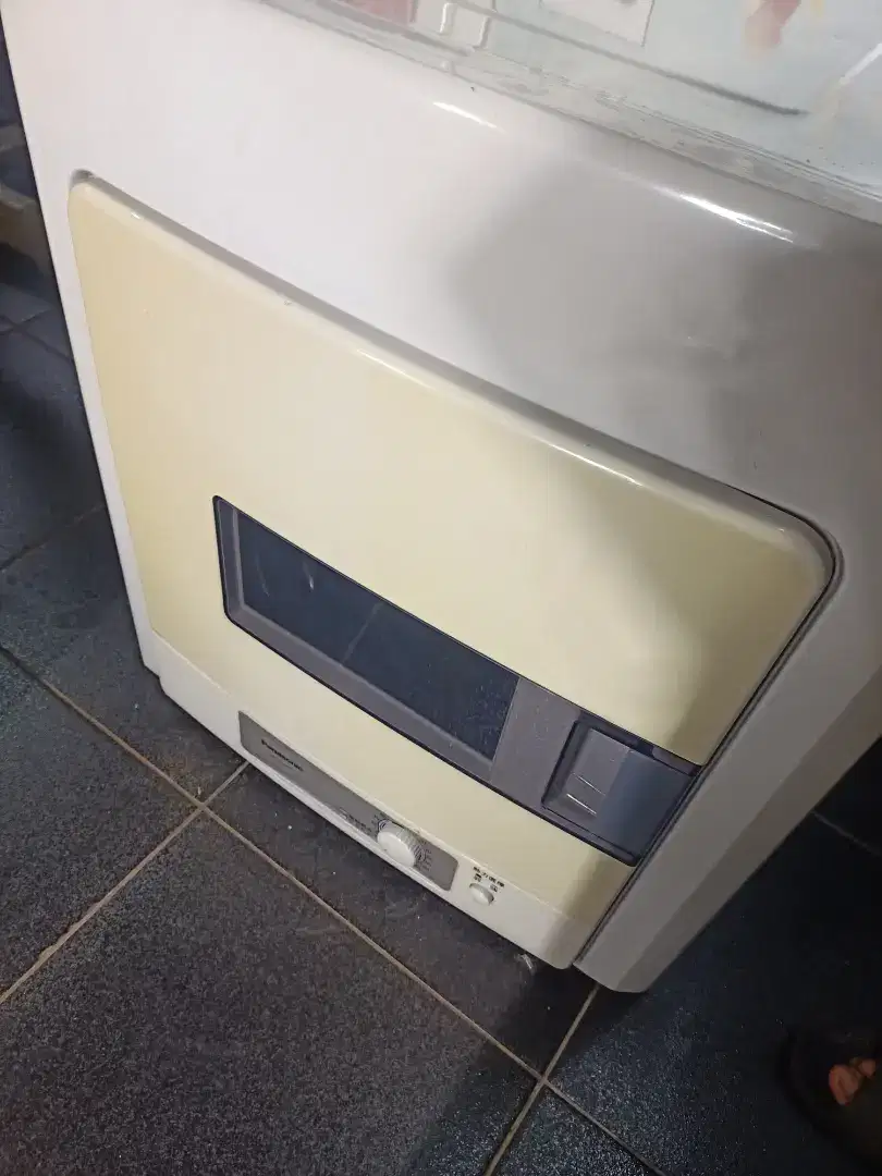 MESIN PENGERING 8 KILO LISTRIK MEREK PANASONIC HARGA NETT 2JT