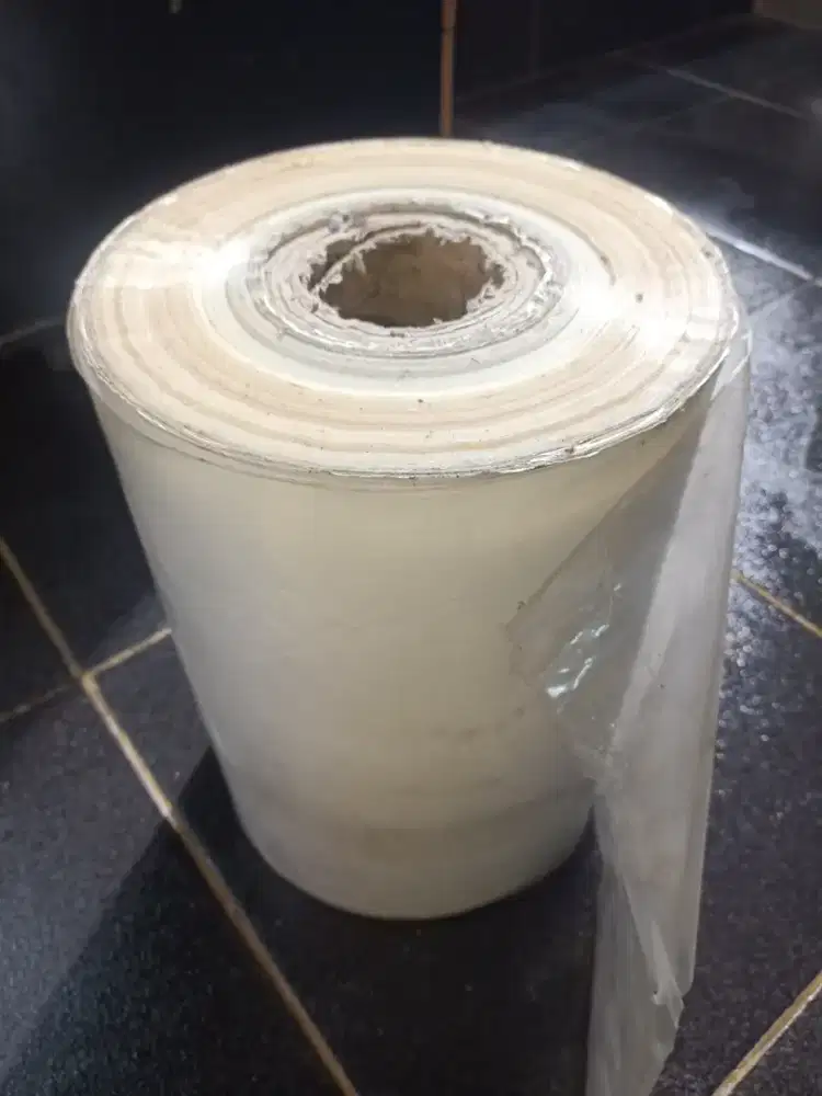 PLASTIK ROLL READY UKURAN 30 35 DAN 40 HARGA PERKILO 23.000 MINIMUM 10