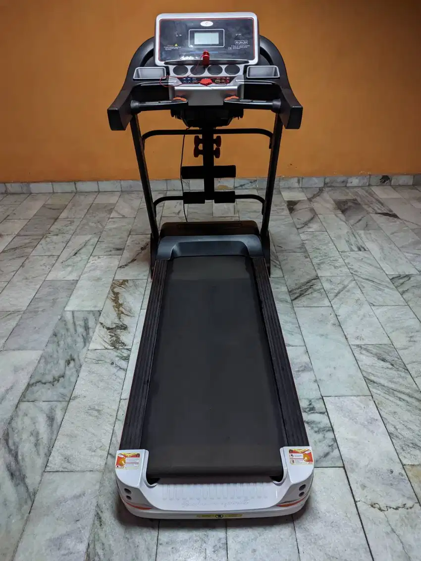 Treadmill Elektrik Sport Model S900DS Besar Kokoh Electric Running Pad