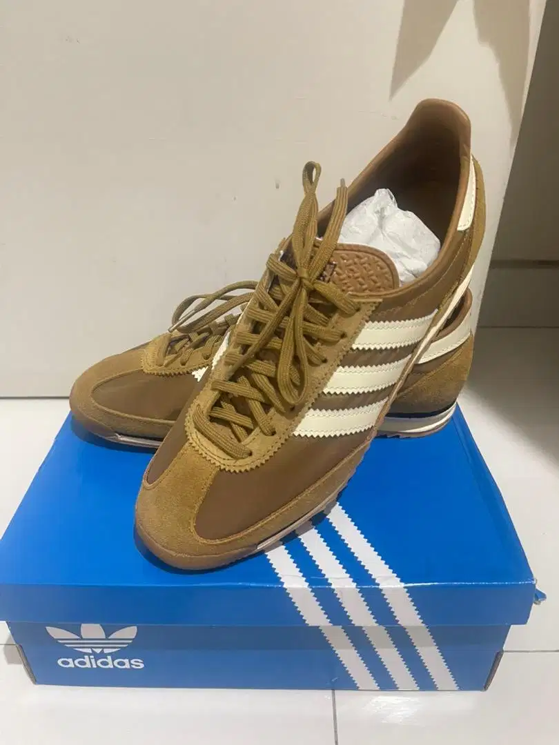 New Adidas SL 72