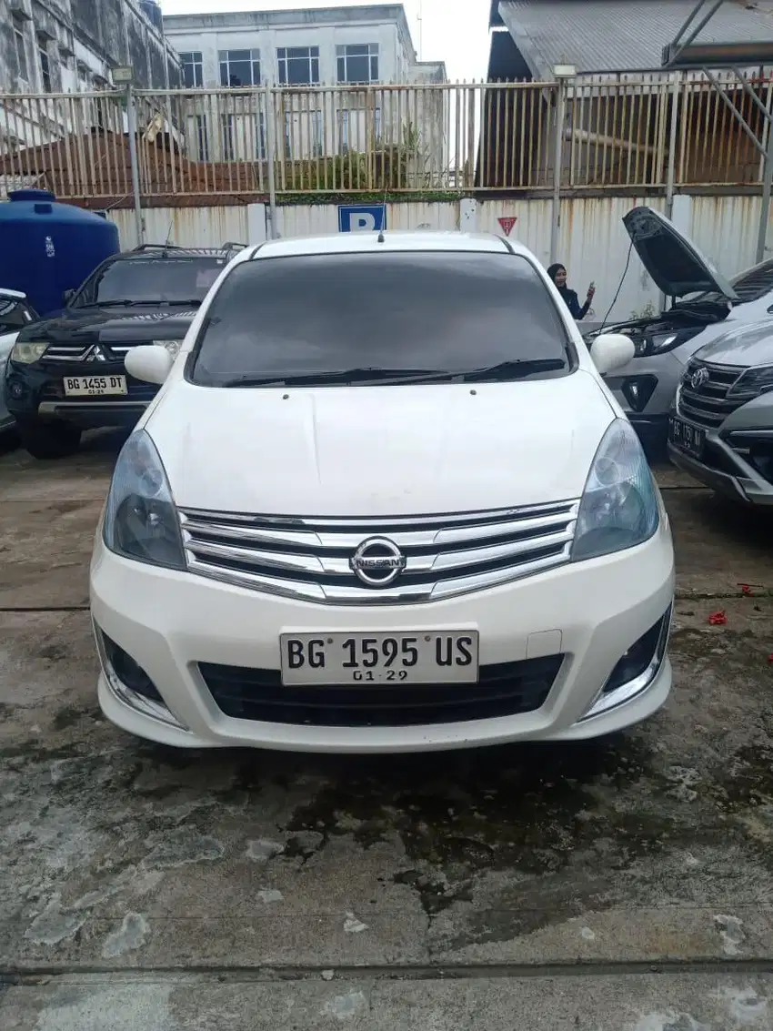 Nisan Grand Livina 1.5 XV Bensin AT 2013