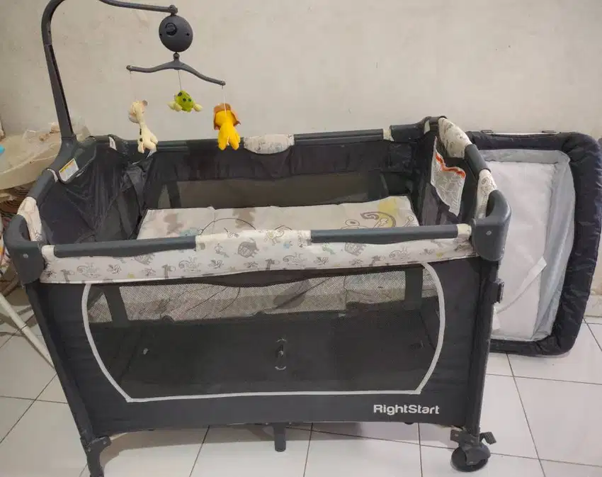 Ranjang Bayi merk RightStart