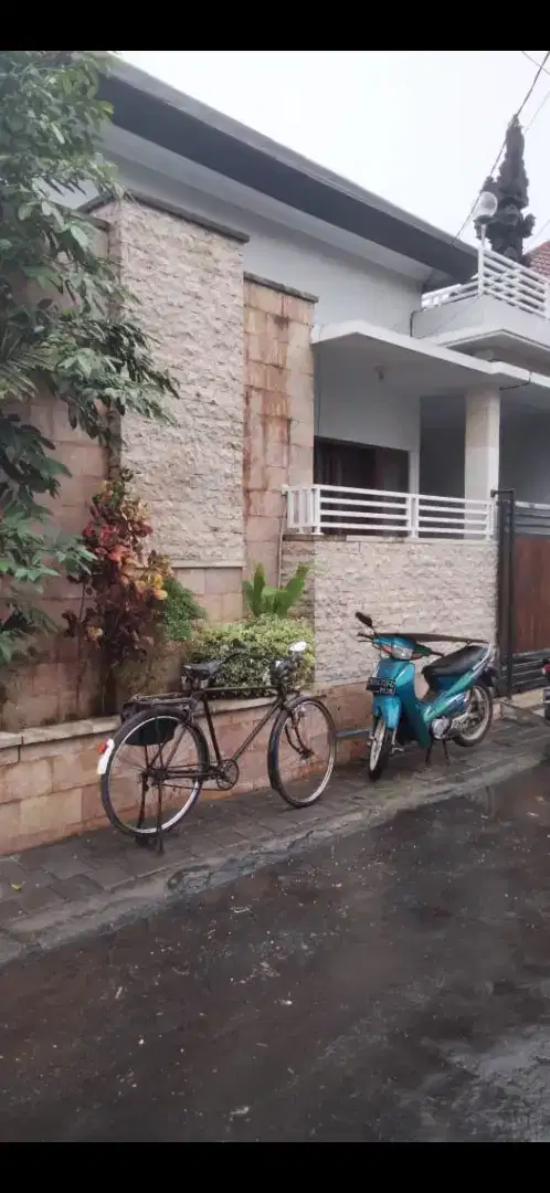 Di kontrakan rumah jalan Tukad Balian, Denpasar, Bali