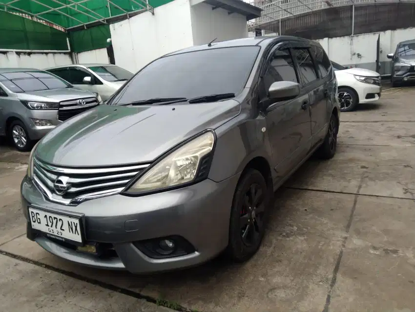 Nissan Grand Livina 1.5 XV Bensin-MT 2013