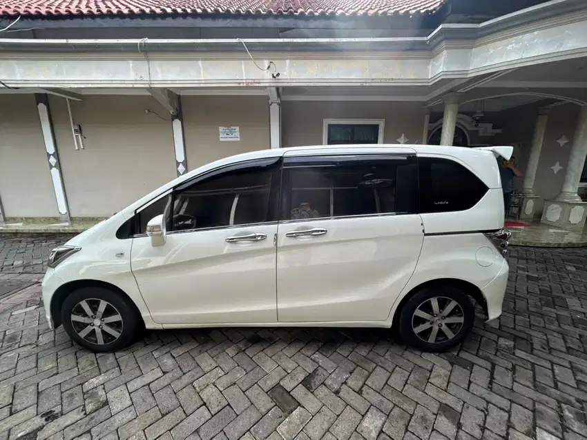 Honda Freed 2012 Bensin