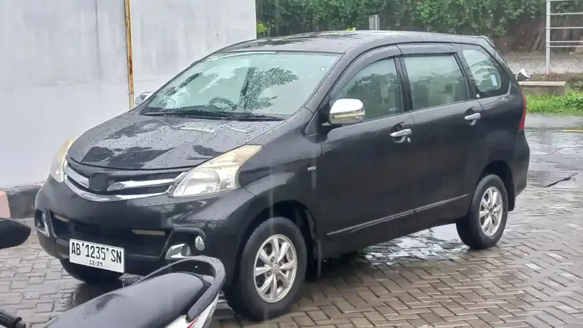 TOYOTA Avanza G 2014 hitam AB Sleman