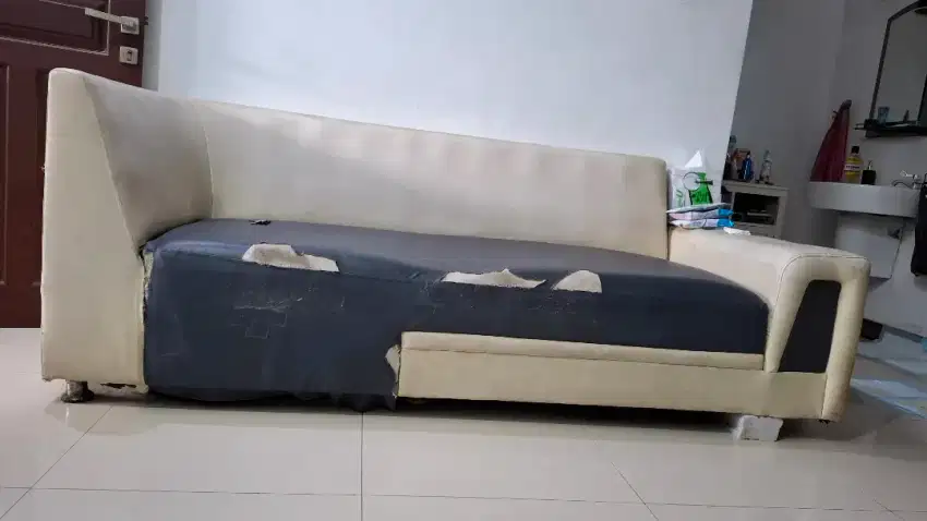 Sofa ruang tamu