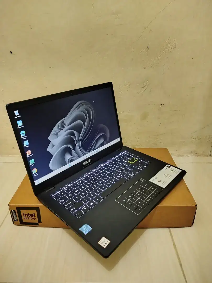 Laptop Asus E410M