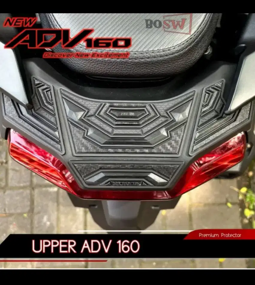 Dijual Full Aksesoris Motor Honda Adv 160, 2024 Warna Hitam.