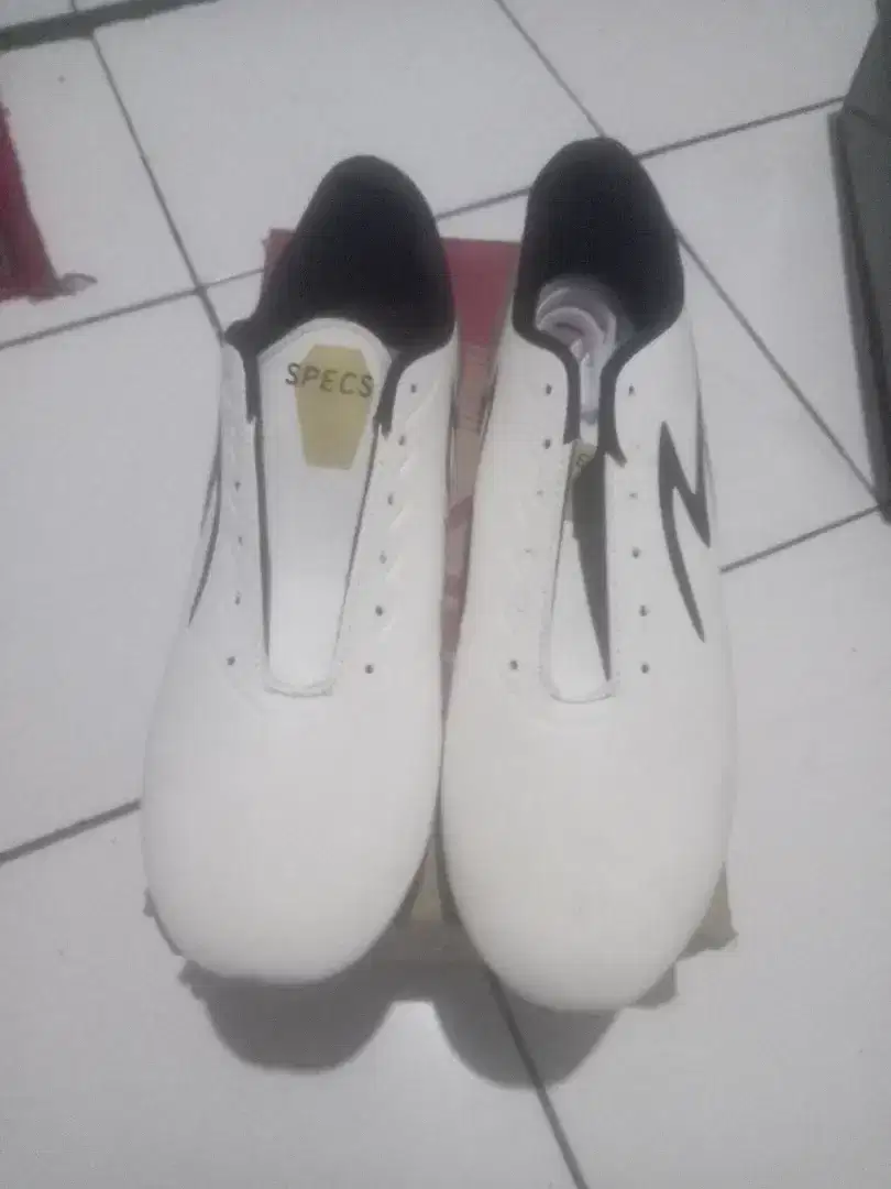 Jual aja sepatu bola sepak