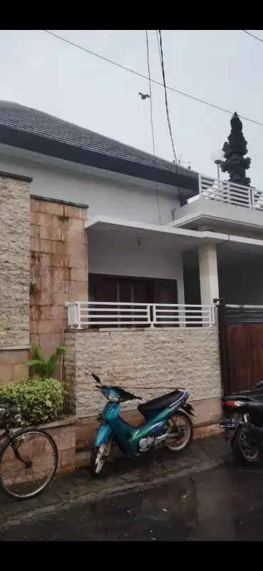 Di kontrakan rumah jalan Tukad Balian, Denpasar, Bali