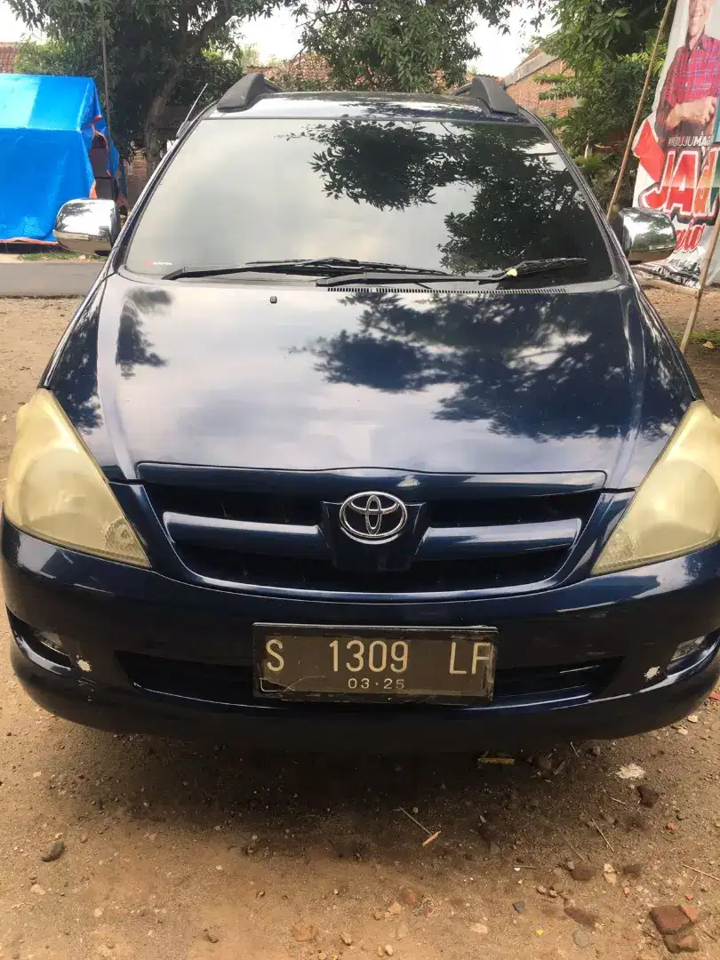 Innova 2.0 M/T tahun 2004