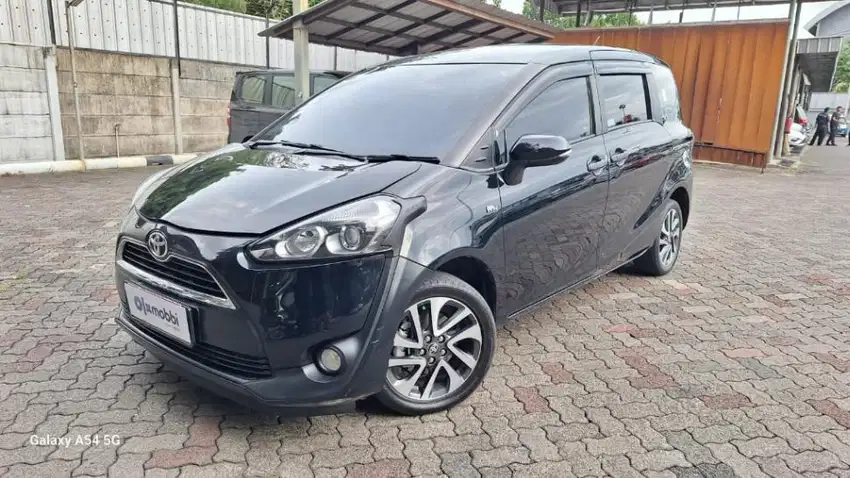 Pajak Panjang - Toyota Sienta 1.5 V Bensin-MT 2016 Hitam (FZF)