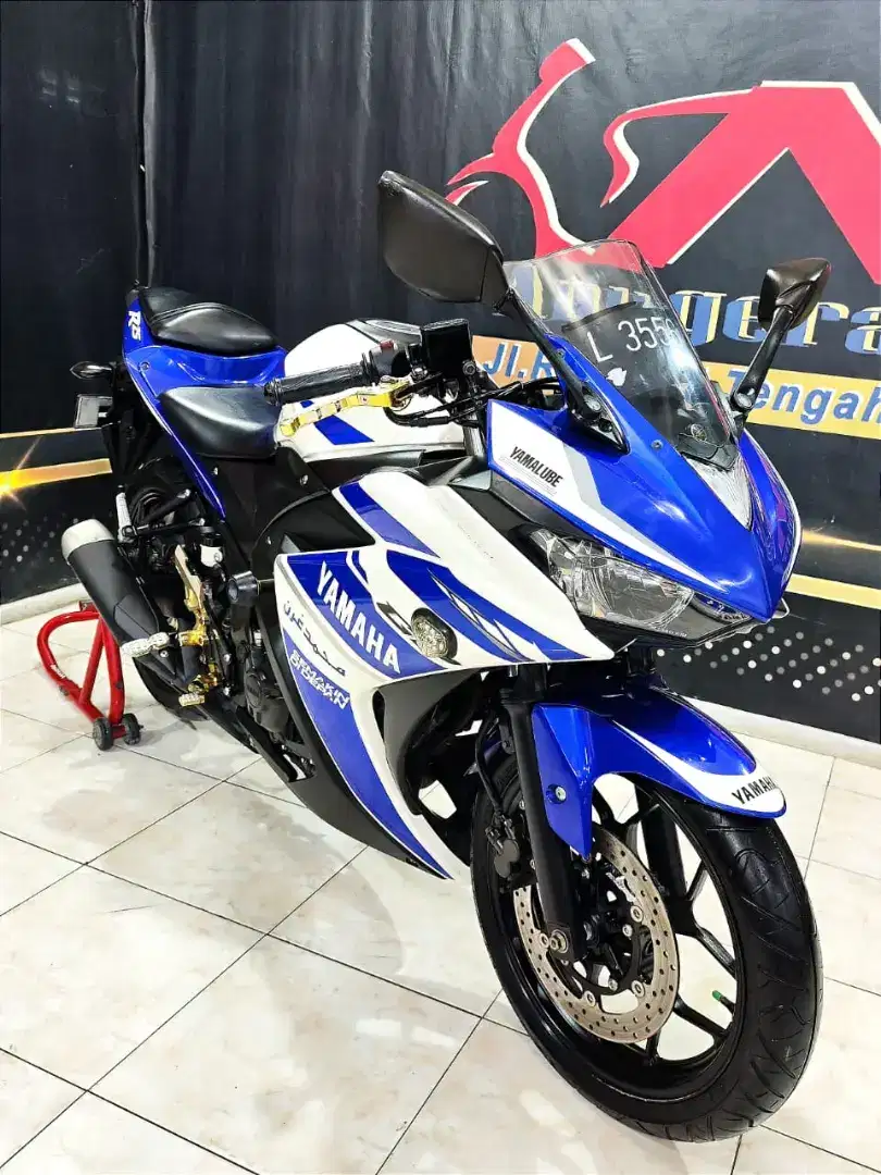 Yamaha R25 2015 odo 8rb siap pakai. Anugerah Motor rungkut tengah 81