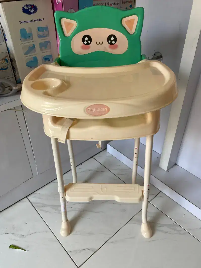 Highchair right starst