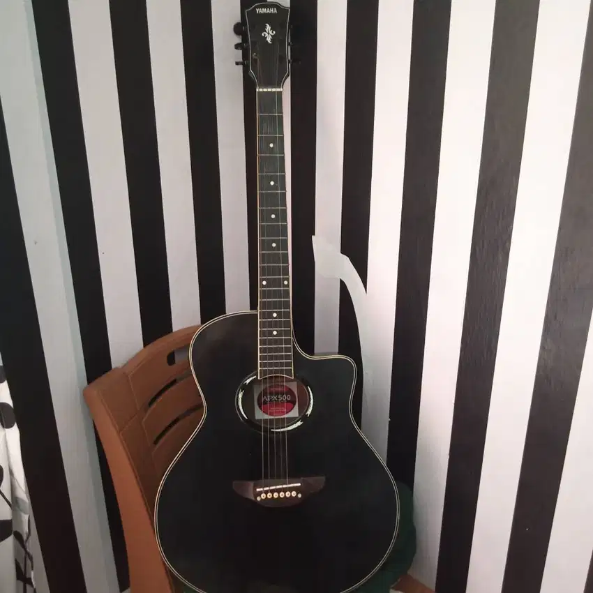 GITAR AKUSTIK ELEKTRIK - YAMAHA APX 500