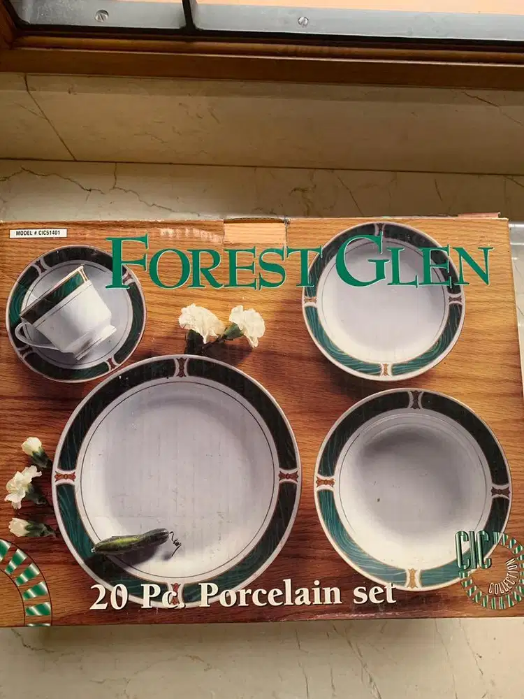 Forest Glen Porcelain Set 20pcs