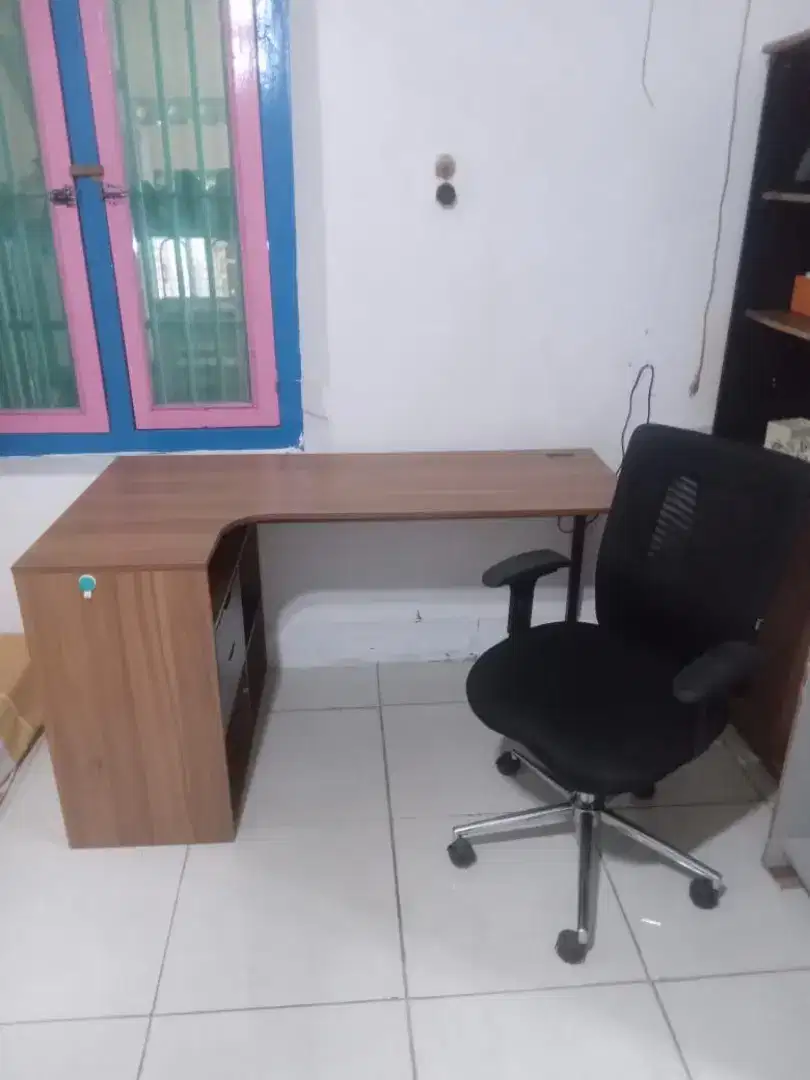 DIJUAL MEJA KERJA BEKAS