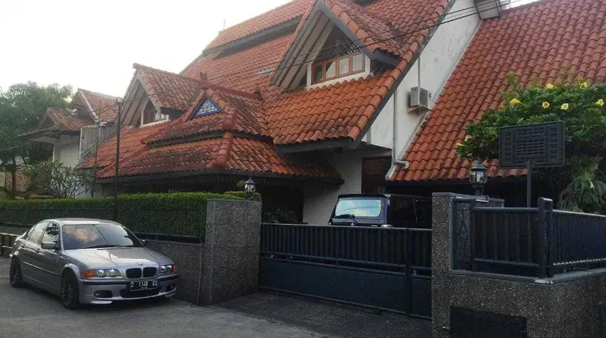 DIJUAL RUMAH MURAH CANTIK DI DAERAH ANTAPANI KIRCON