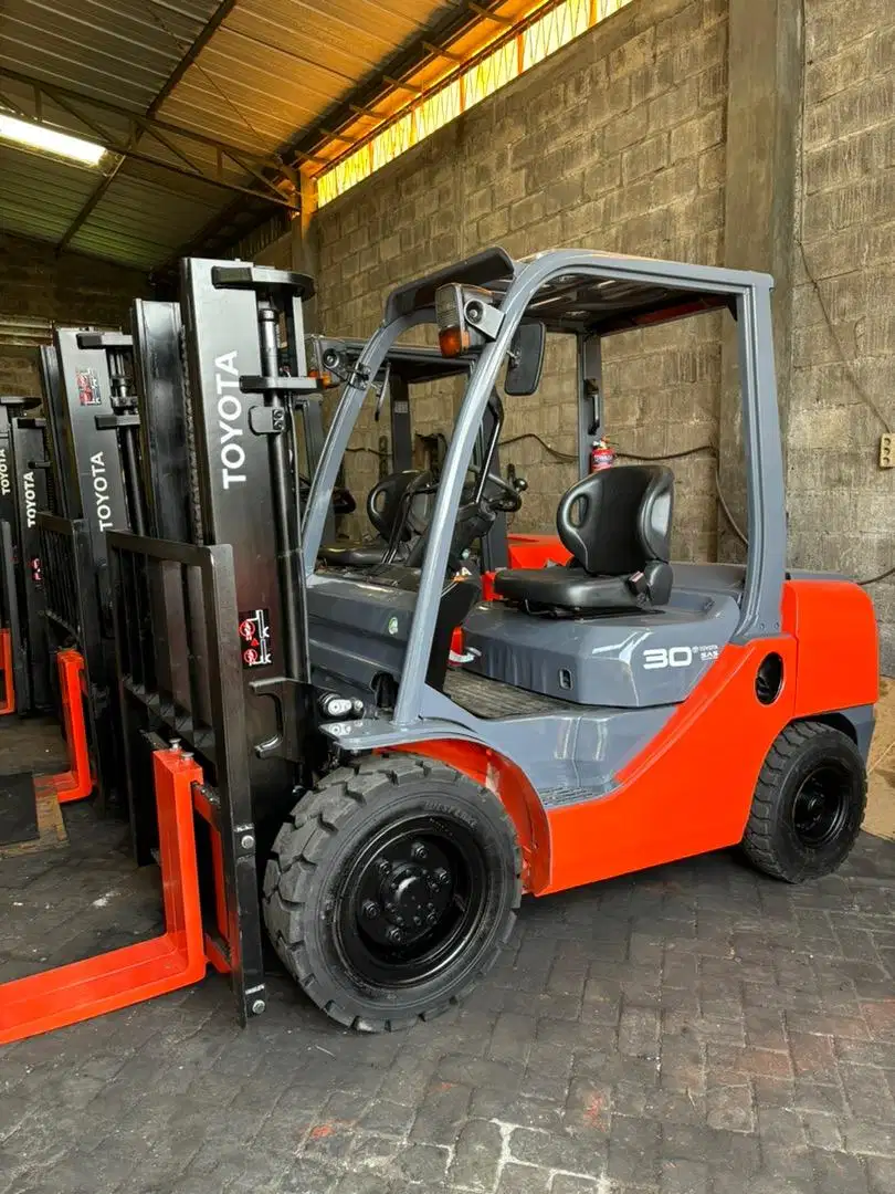 Forklift bekas toyotaa