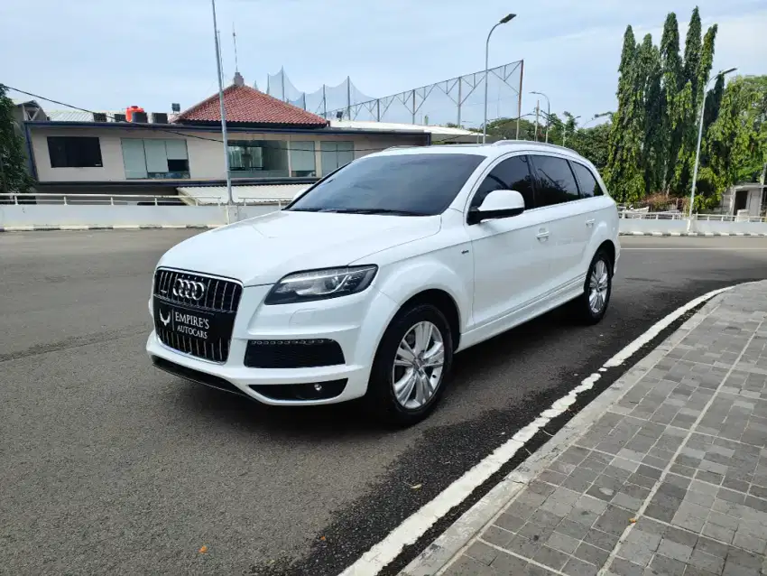 Audi Q7 Quattro 3.0 limited edition full spek terawat sekali