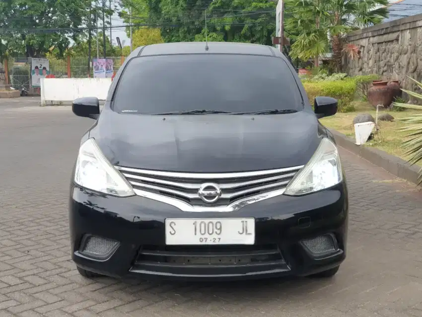 DP 5jt Nissan Grand Livina SV Matic 2017