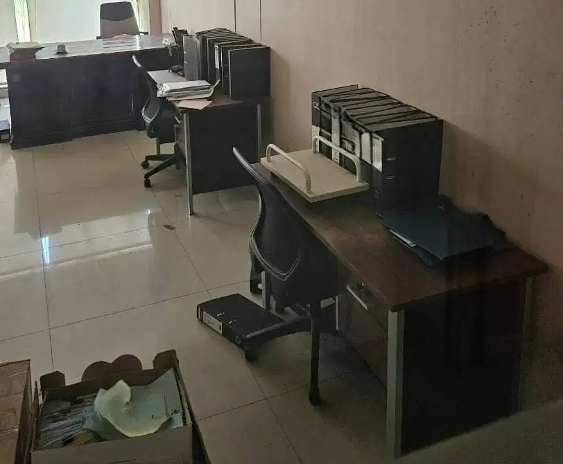 Meja Kantor + Kursi Serbaguna