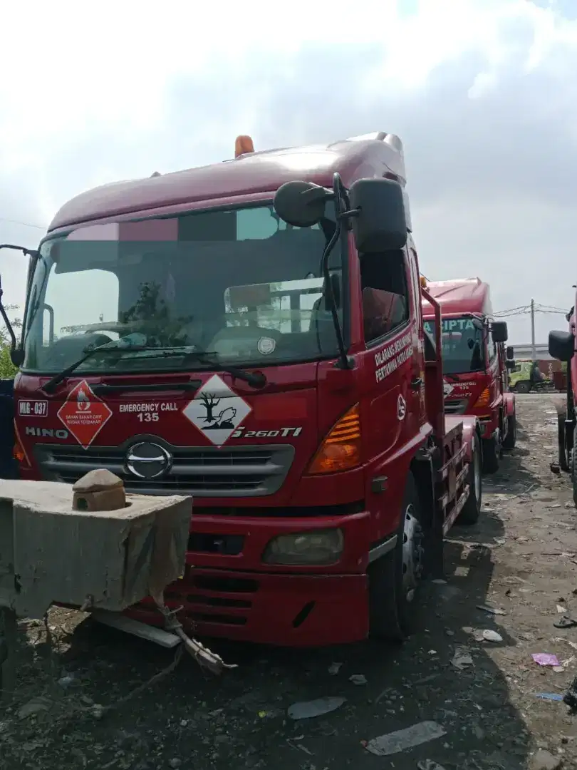 HINO SG 260 Tahun 2014 ( ex pertamina )