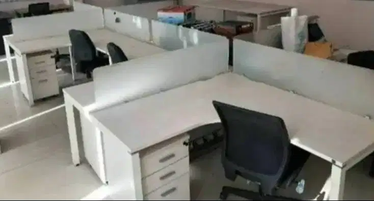 Meja kerja Kantor partisi