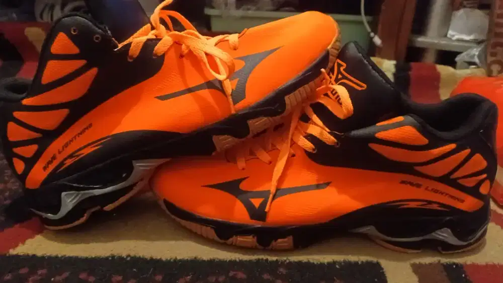 Sepatu Mizuno Lokal  baru