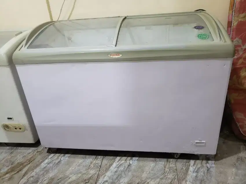 freezer kaca 330l