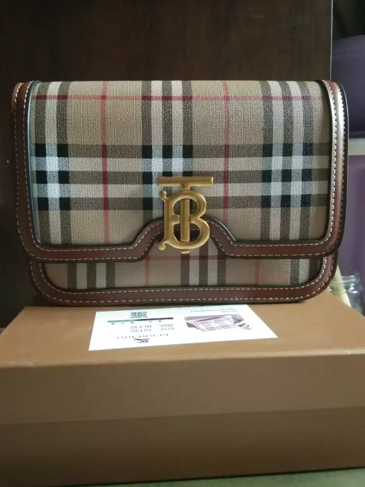 Tas selempang wanita