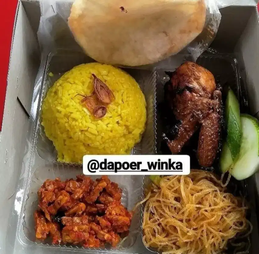 Nasi kuning ayam bakar madu dapoer winka