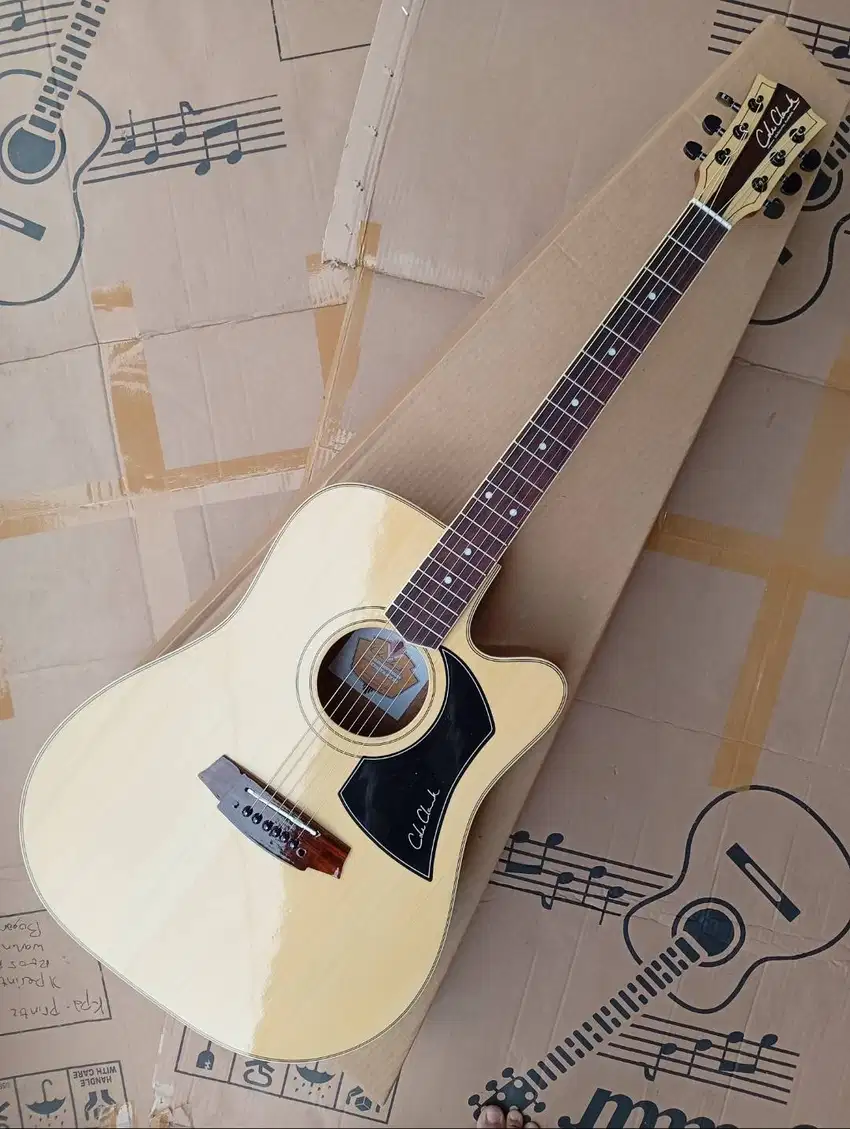 GITAR AKUSTIK KEREN KONDISI BARU