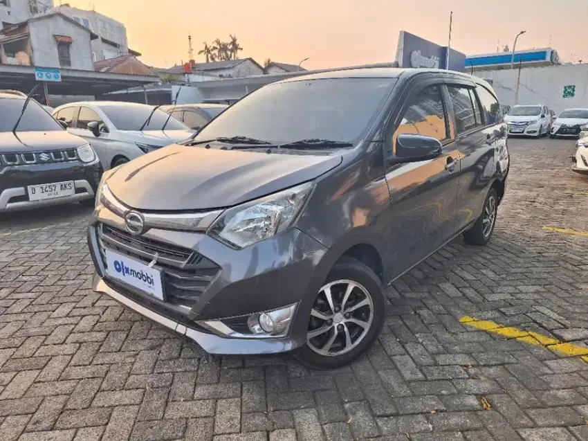 Daihatsu Sigra 1.2 R Bensin-MT 2017 Abu /