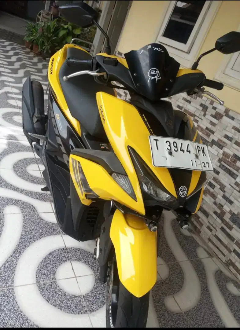 Yamaha Aerox Yellow