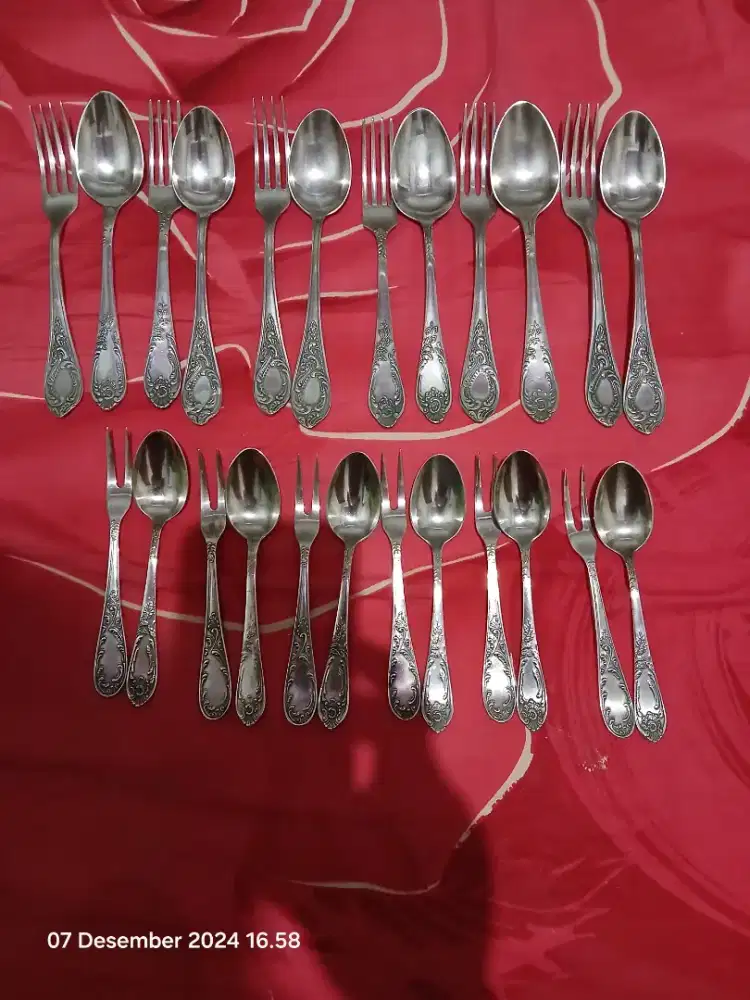 Souvenir Sendok & Garpu Lapisan Perak / Siver Plate asli Rusia