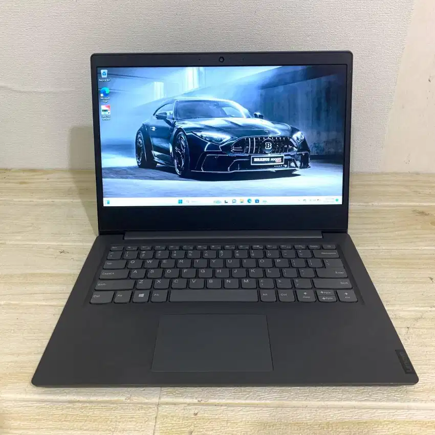 Lenovo IdeaPad V14 i3 gen 10 RAM 4GB SSD 256GB Layar 14in Slim Mulus