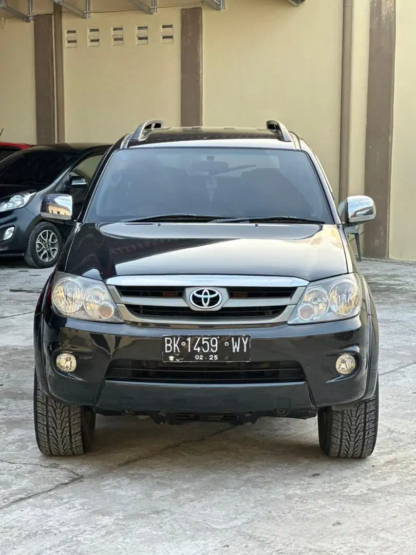 Toyota fortuner 2.7 G at matic 2006