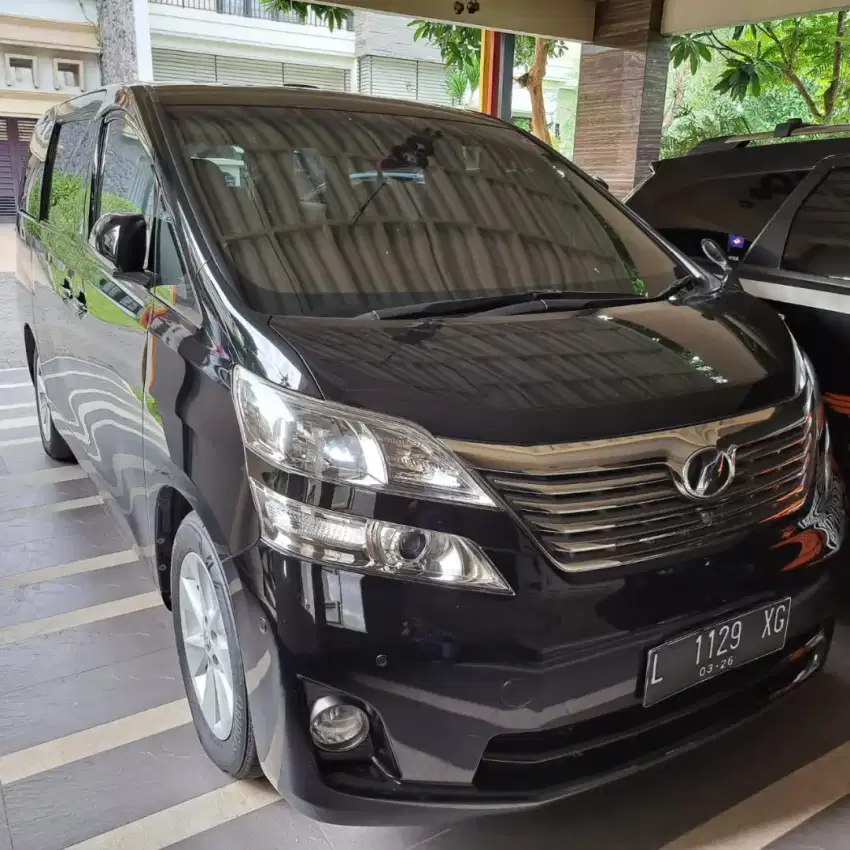 TOYOTA VELLFIRE 2011