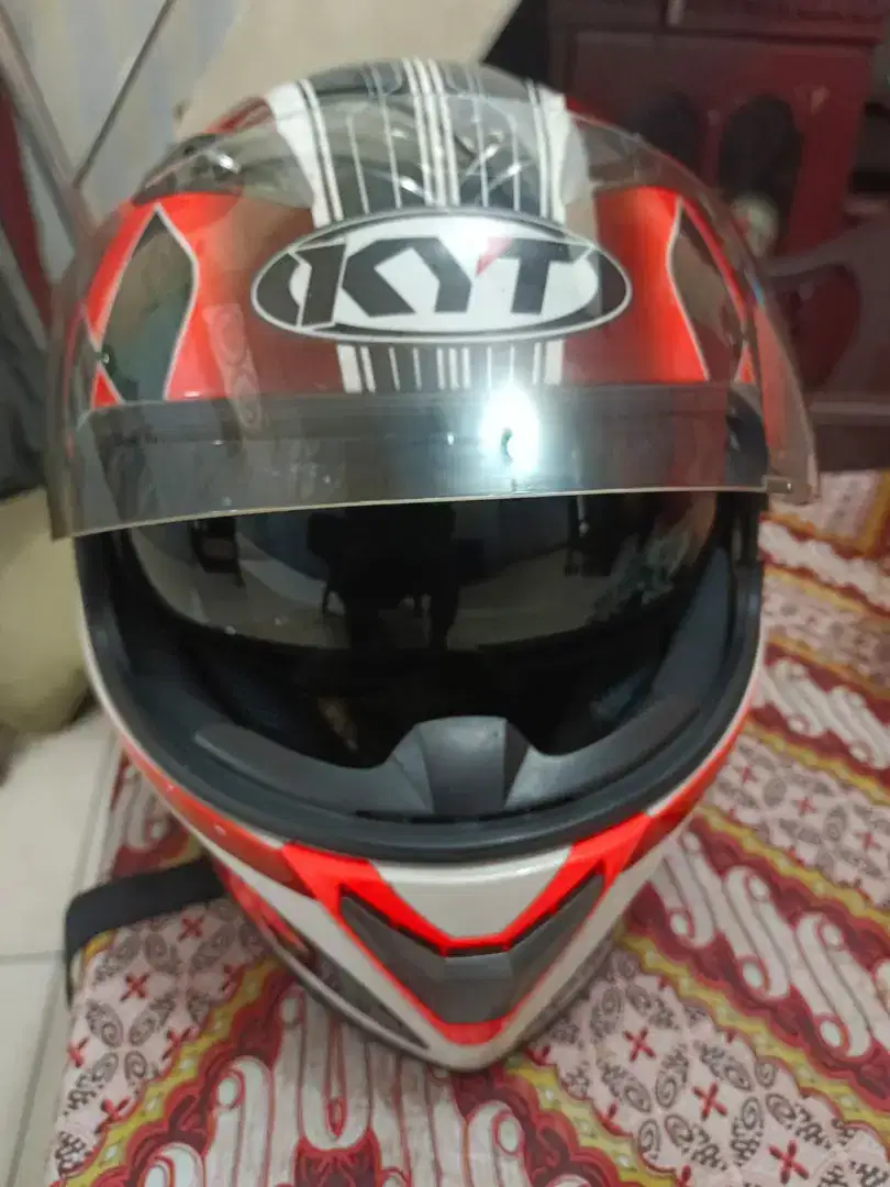 Helm fullface bekas