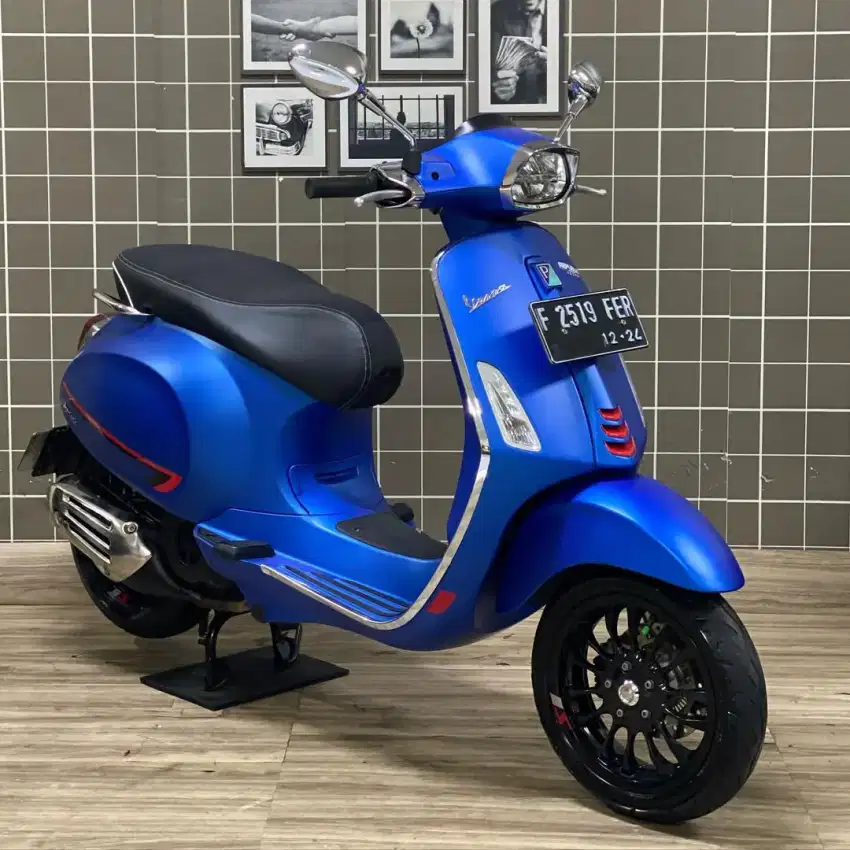 Vespa Sprint S 150 IGET ABS LED tahun 2019 warna Biru doff