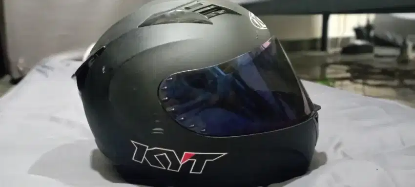 Jual HELM KYT R10