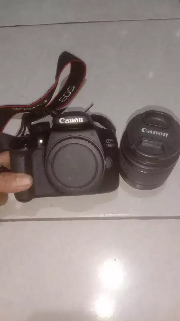 Camera Canon 1300D