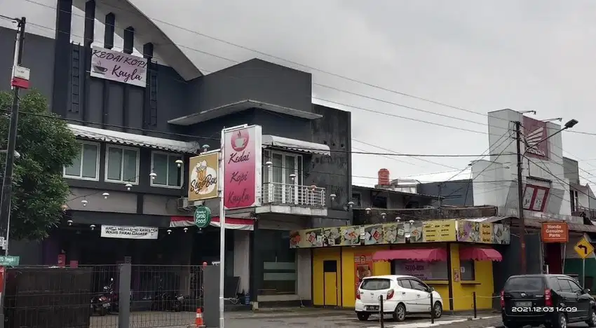 Dijual Tanah Dan Bangunan komersial untuk usaha ada usaha bilyar aktif